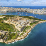 Dormir sobre el mar en destinos donde casi nadie lo espera